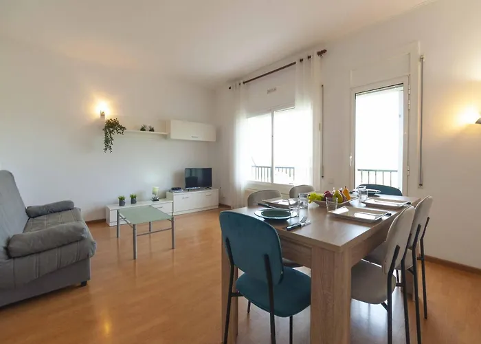 Daire In With Sea Views & Pool *